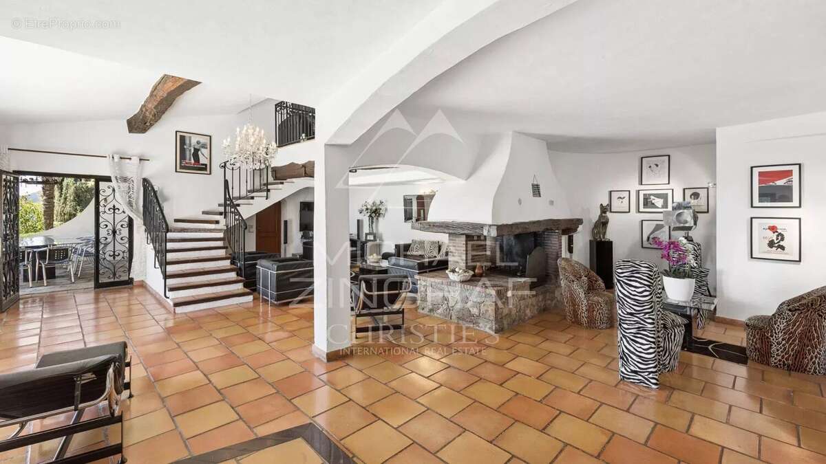 Maison à MANDELIEU-LA-NAPOULE