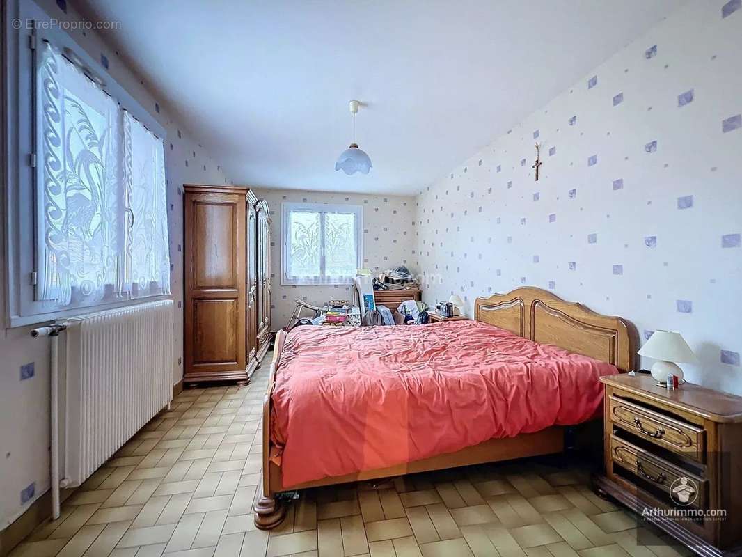 Maison à SAINT-ROMAIN-LA-MOTTE