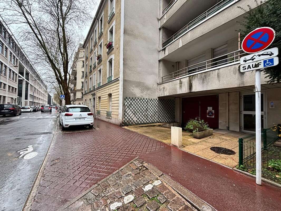 Parking 10 m² à Montrouge  - photo 4