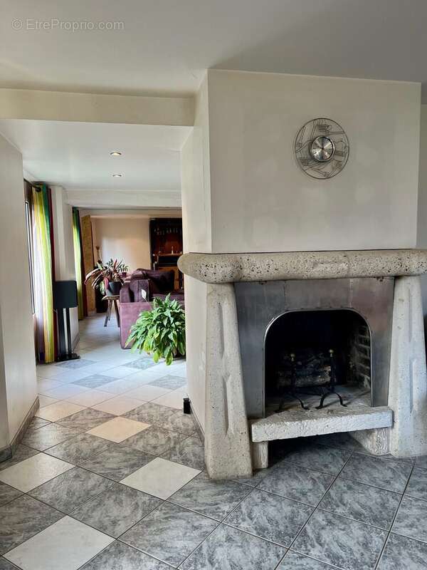 Maison à SAINT-ETIENNE-DU-ROUVRAY