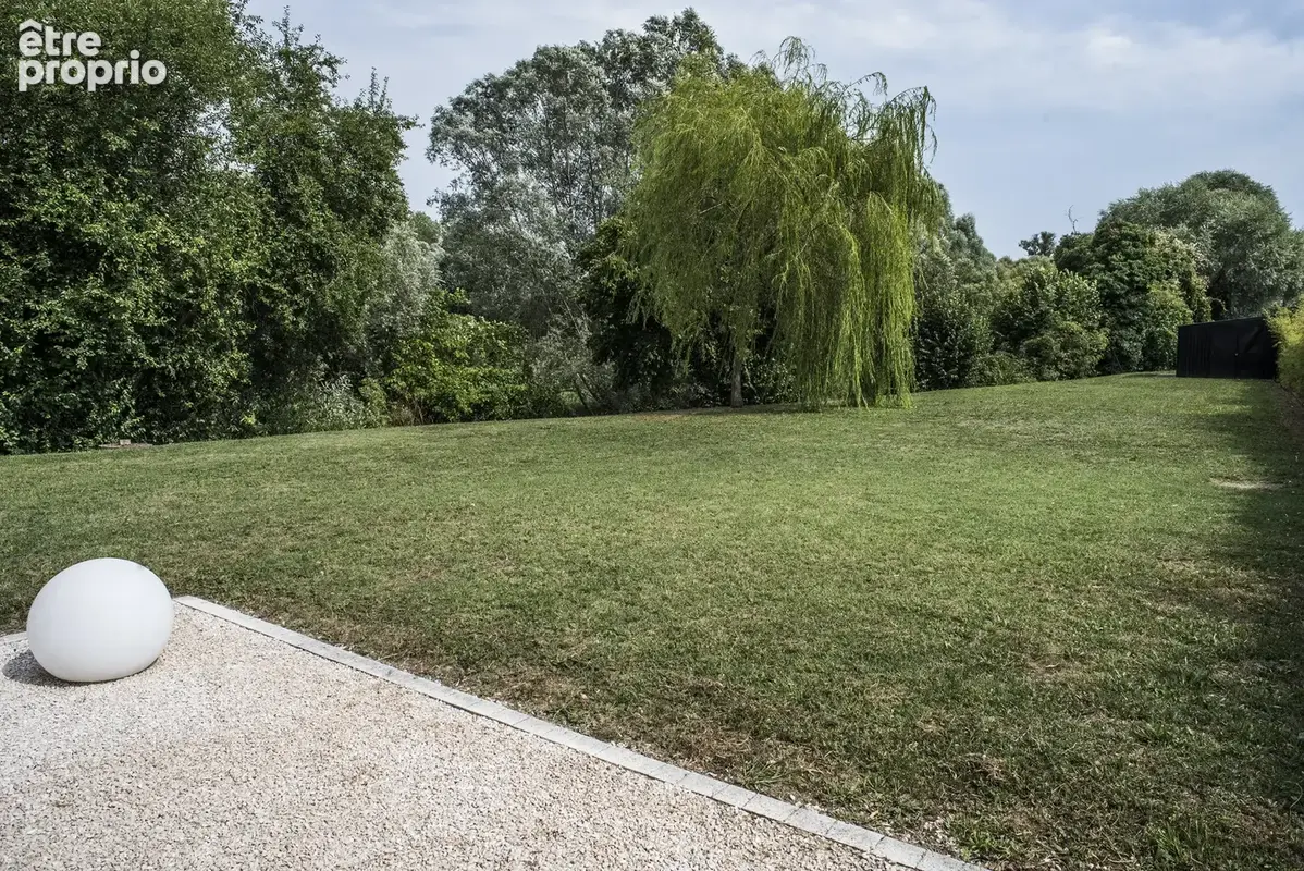Propriété d’exception avec vue sur la rivière   Volumes, élégance et nature - photo 20