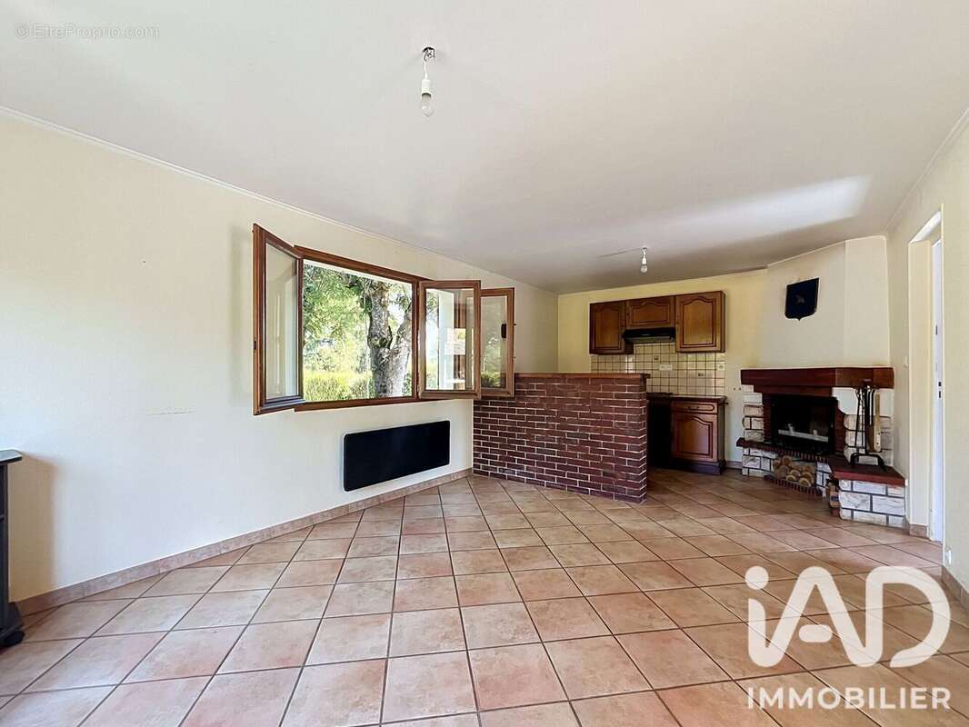 Maison 72 m² à Mailly-La-Ville  - photo 4