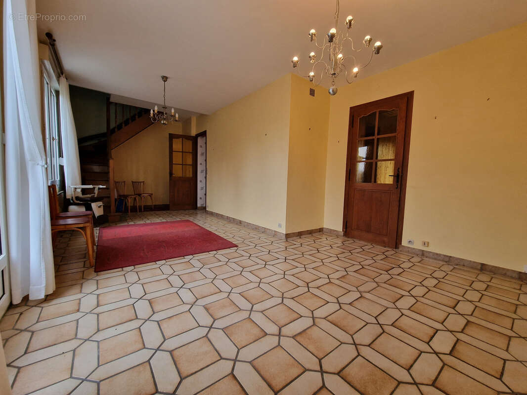 Maison à PAGNY-SUR-MEUSE