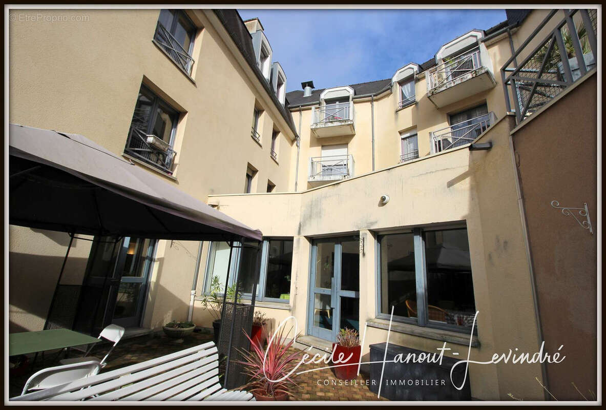 RENNES. CENTRE. Proche place des Lices - Dans une résidence séniors. Studio 32 m2 - 2ème étage avec ascenseur. - photo 7