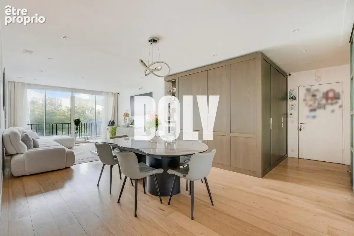 Appartement à NEUILLY-SUR-SEINE