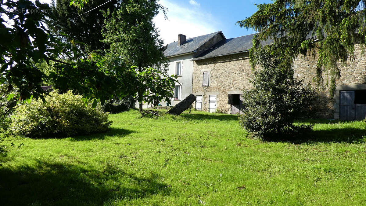 Maison à LA CROISILLE-SUR-BRIANCE