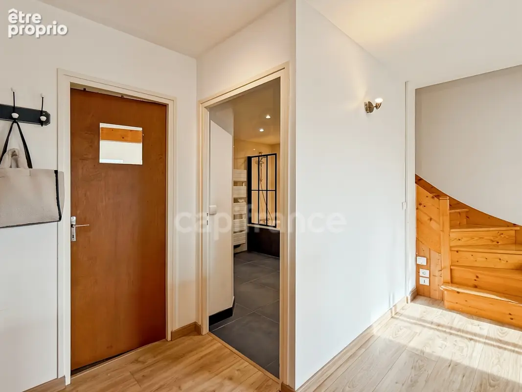 Appartement à vendre 4 pièces GRILLY (01) - Duplex T4 - 75m2 avec parking privatif - photo 6