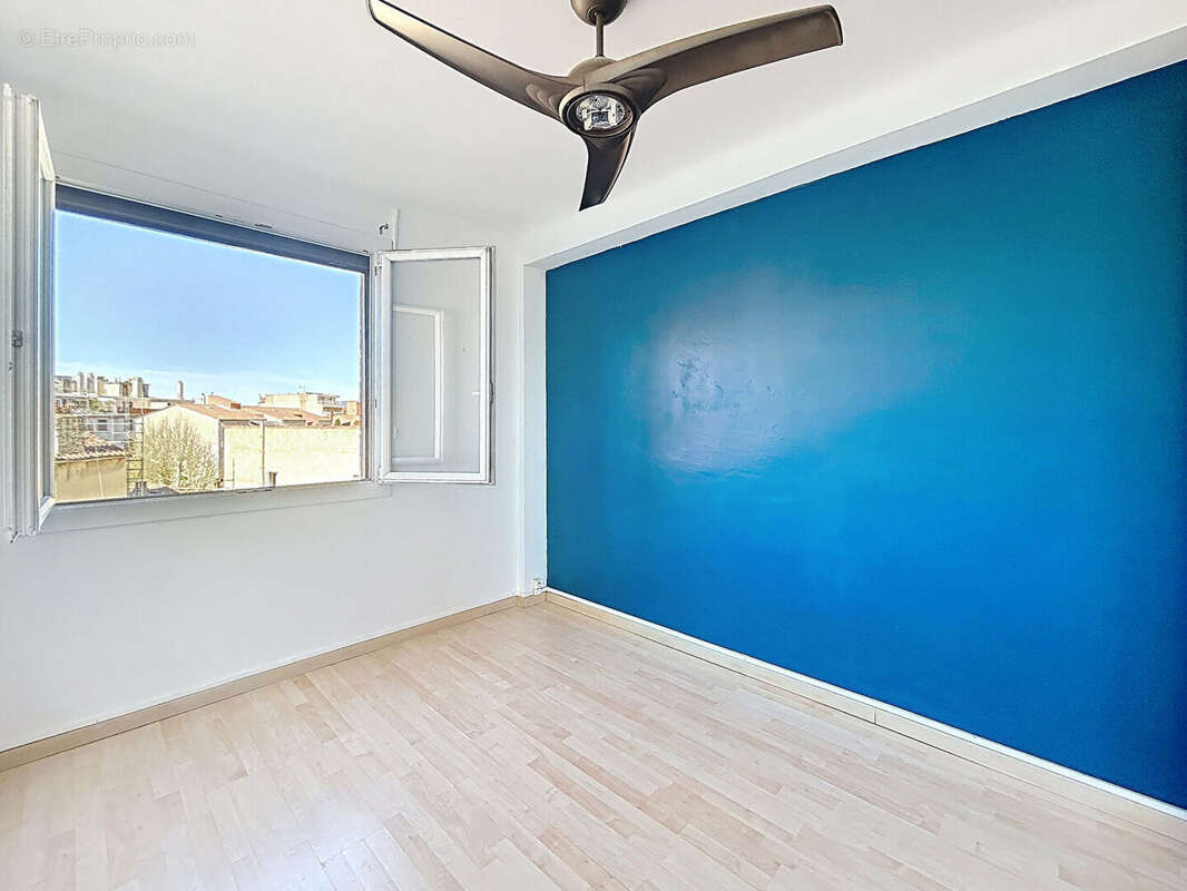Appartement à MARSEILLE-5E