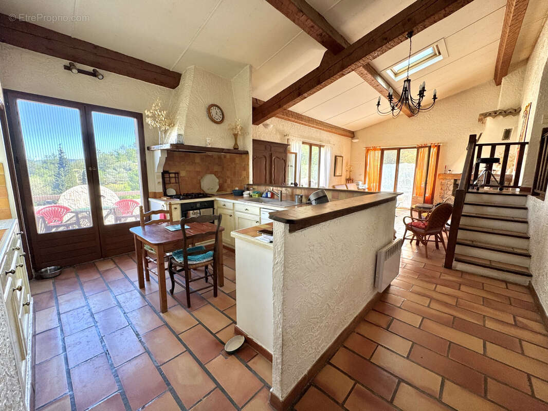 Maison à SOLLIES-TOUCAS