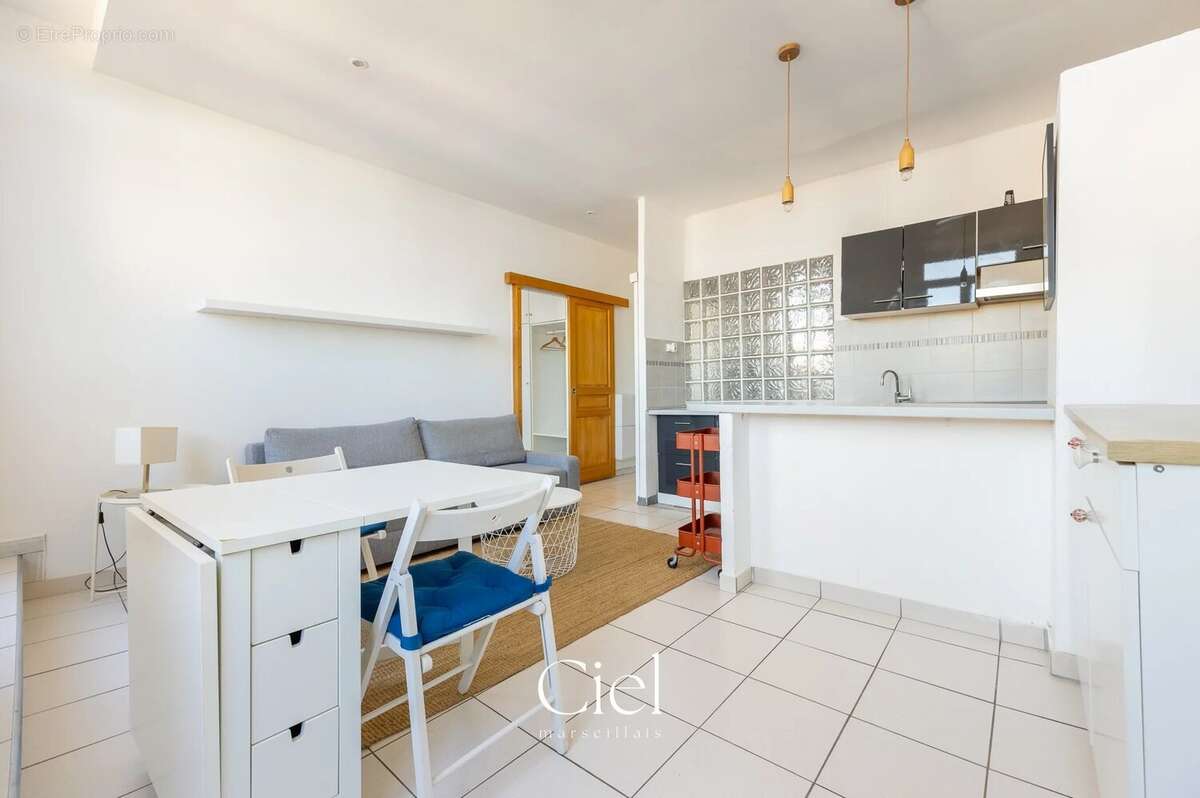 Appartement à MARSEILLE-1E