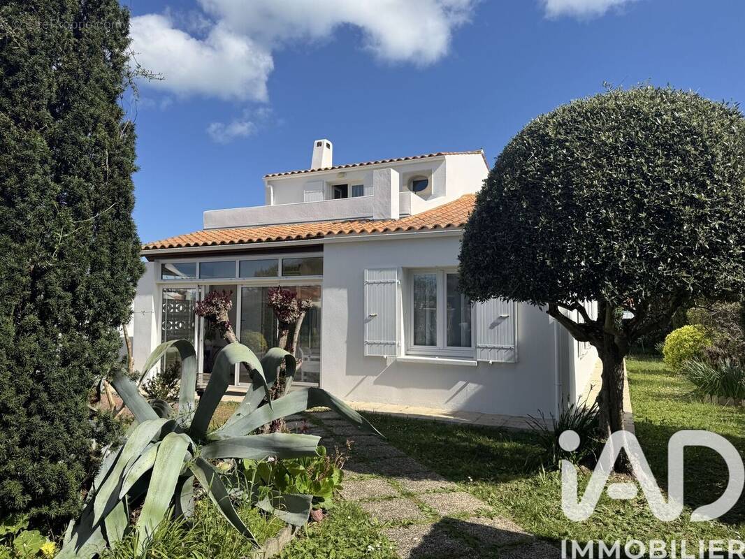 Photo 1 - Maison à LA BREE-LES-BAINS