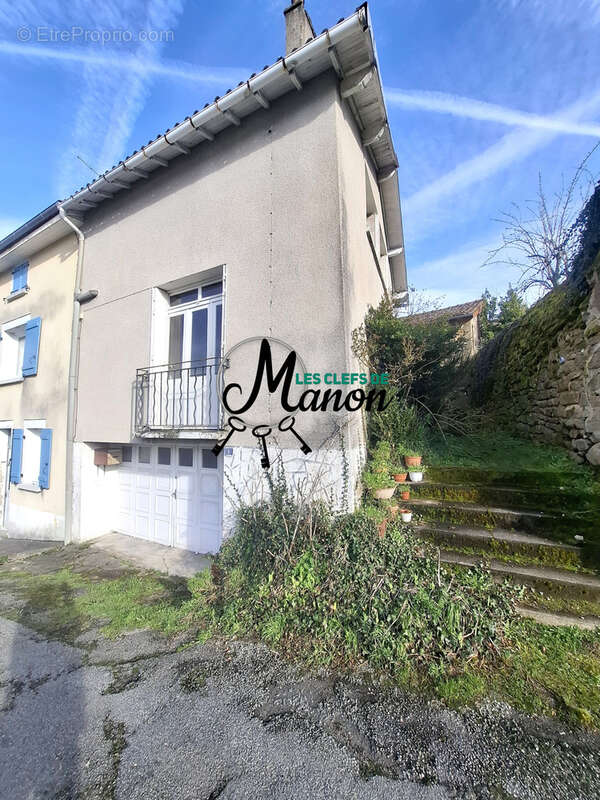 Maison à CHATEAUPONSAC