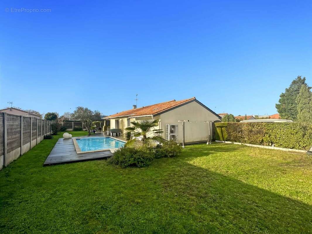 Maison à LE HAILLAN