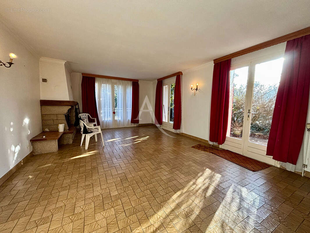 Maison à CELLETTES
