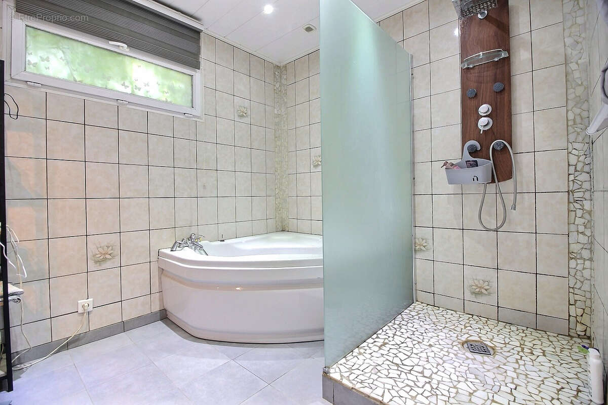 Maison à BOUFFEMONT