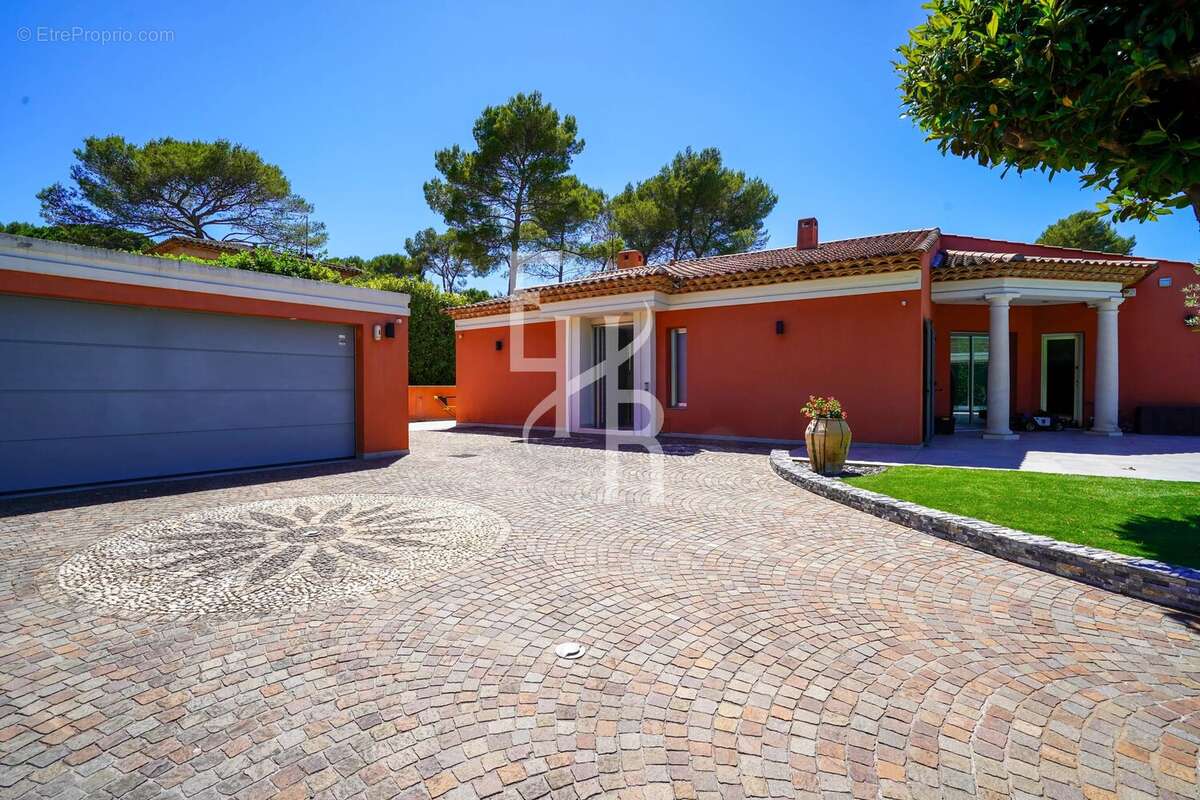 Maison à MOUGINS