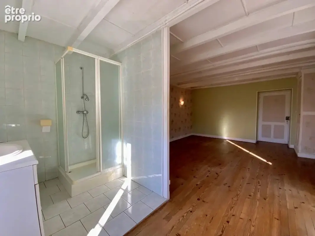 Maison dans Jonzac avec garage et jardin - photo 5
