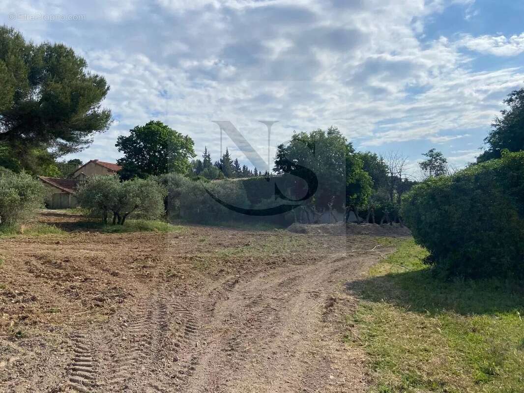 Terrain à AIX-EN-PROVENCE