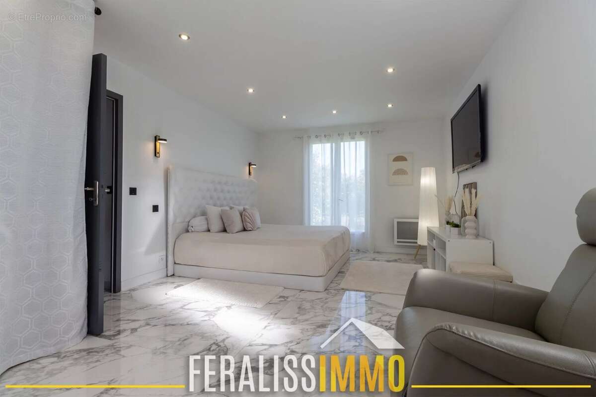 Maison à VAUX-SUR-SEINE