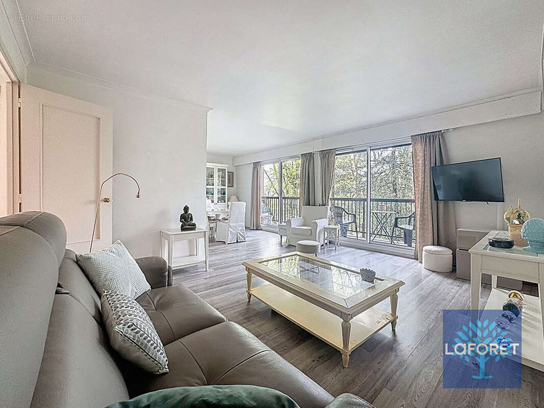 Appartement à CHILLY-MAZARIN