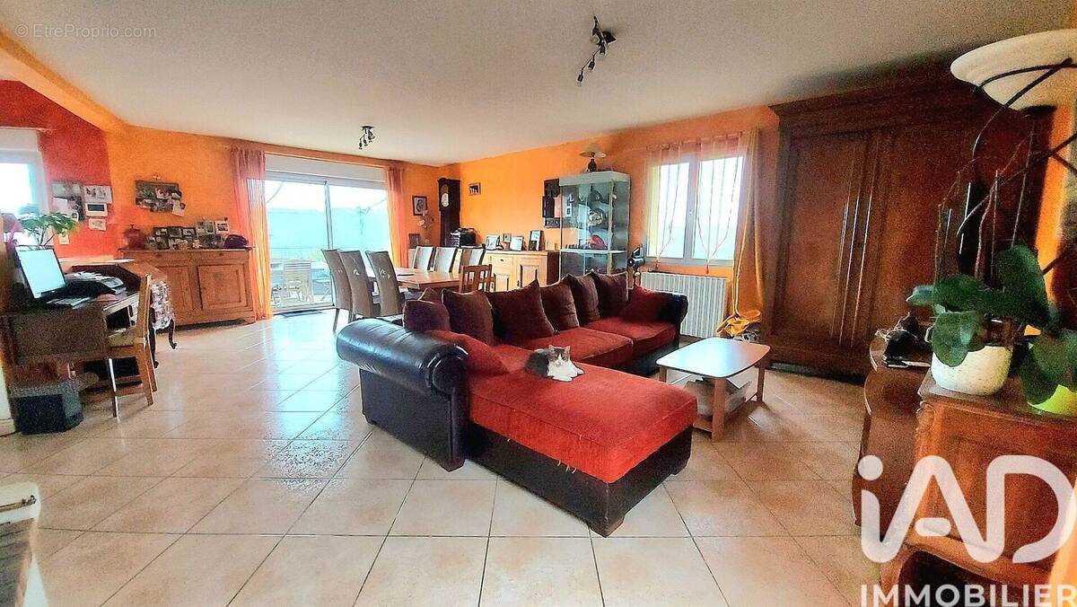 Photo 1 - Maison à TERRASSON-LAVILLEDIEU