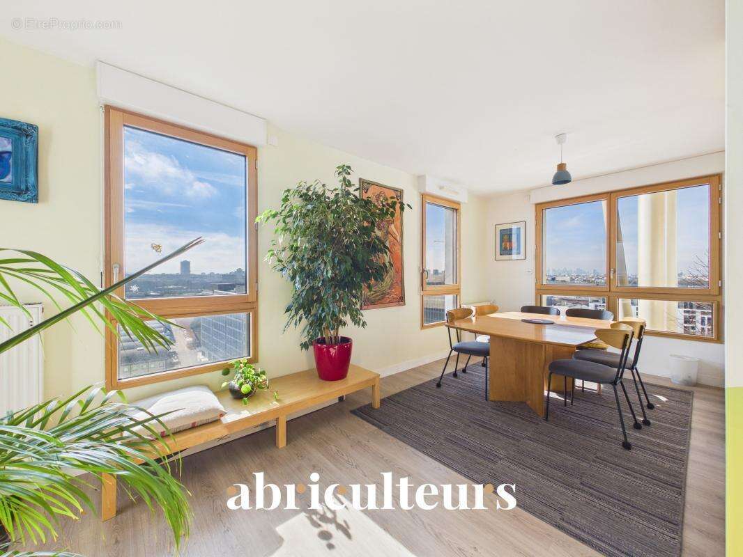 Appartement à AUBERVILLIERS