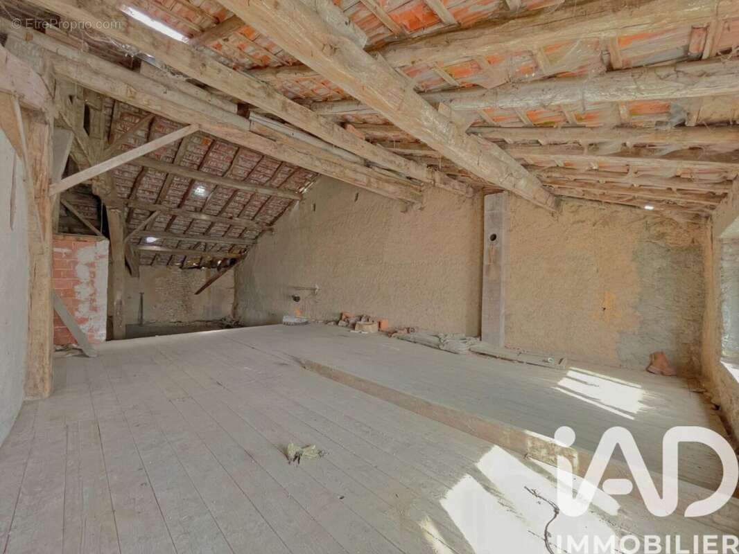 Maison 170 m² à Vannes-Le-Chatel  - photo 9