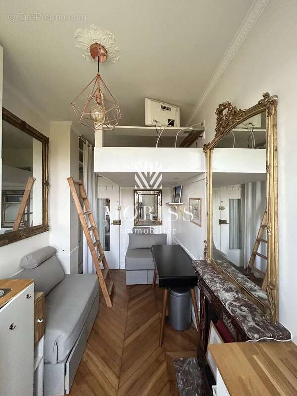 Appartement à PARIS-17E