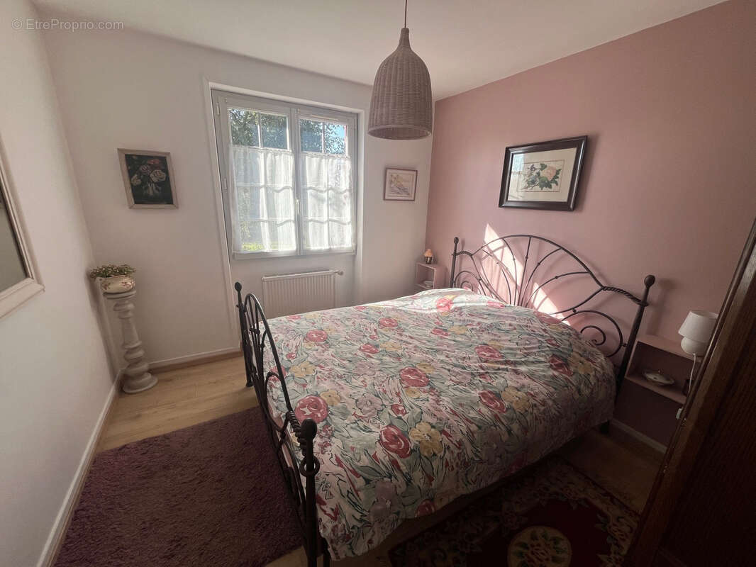 Maison à COURCELLES