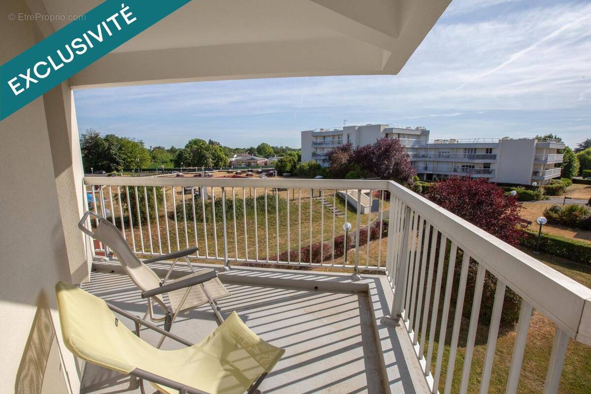 Photo 1 - Appartement à LE MESNIL-SAINT-DENIS