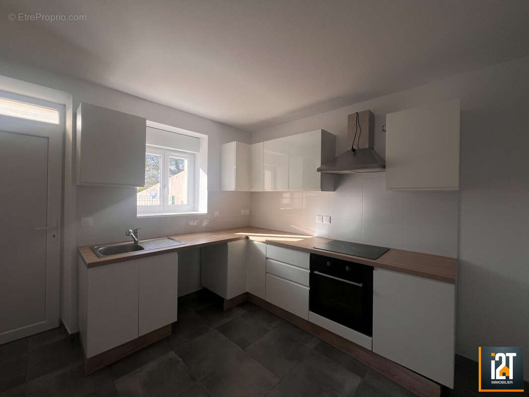 Maison à LA ROUVIERE