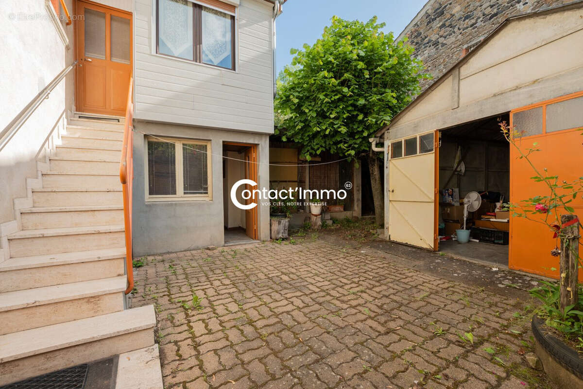 Maison 88 m² à Champeix  - photo 2