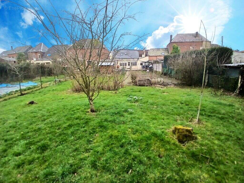 Maison à LE NOUVION-EN-THIERACHE