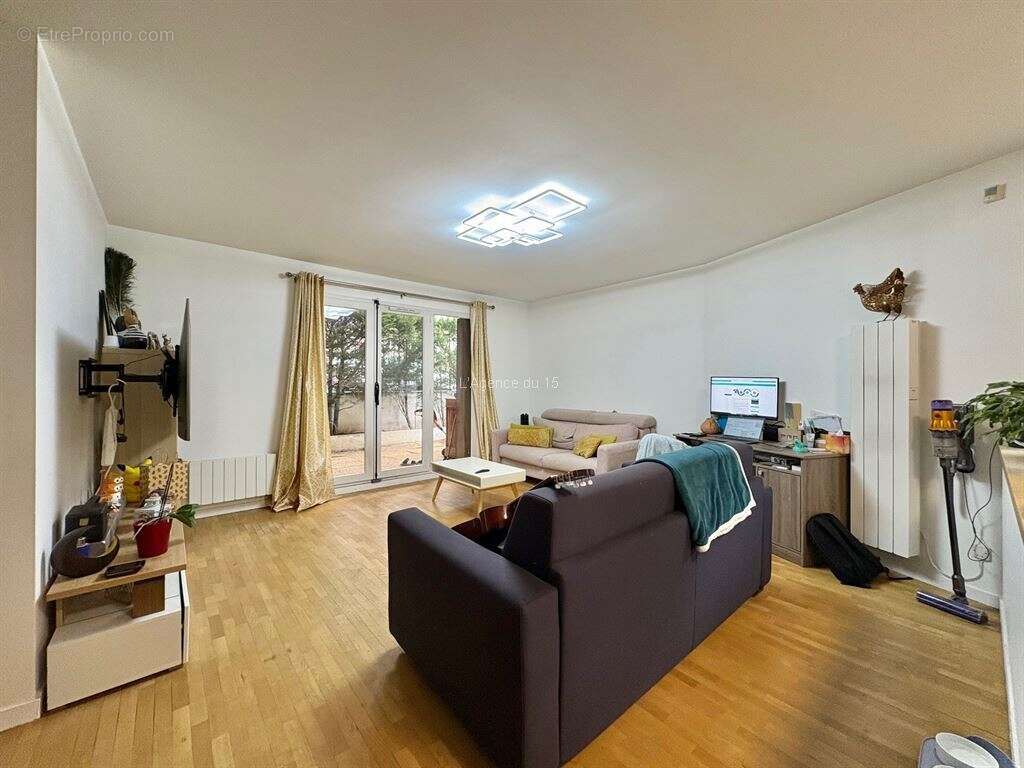 Appartement à ISSY-LES-MOULINEAUX