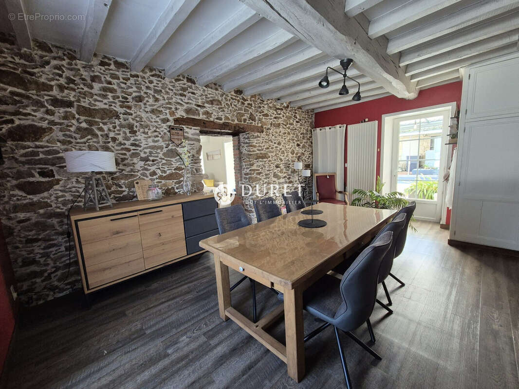 Maison à SAINTE-FLAIVE-DES-LOUPS