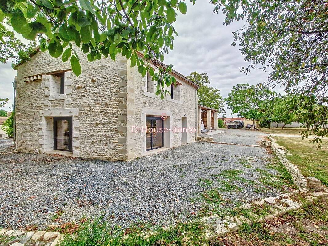 Maison à PRAHECQ