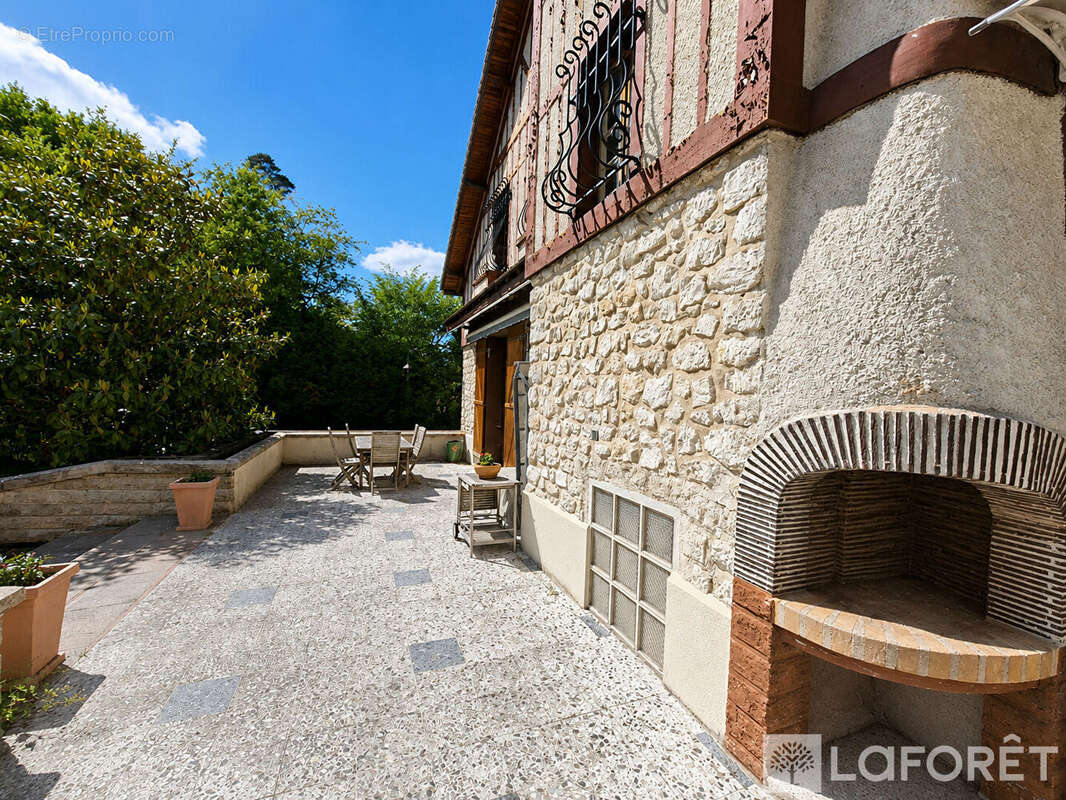 Maison à SAMOIS-SUR-SEINE