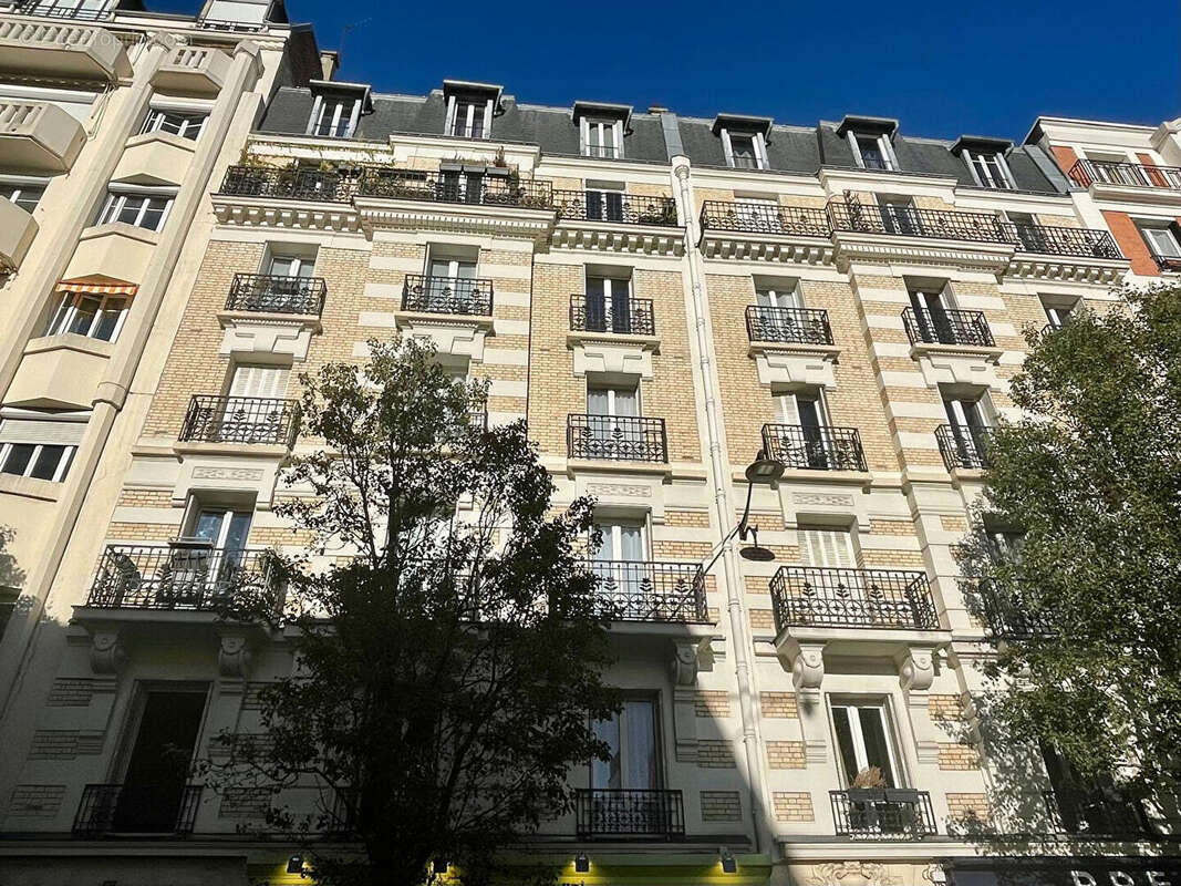 Levallois - studio refait à neuf - Marché Henri Barbusse - photo 2