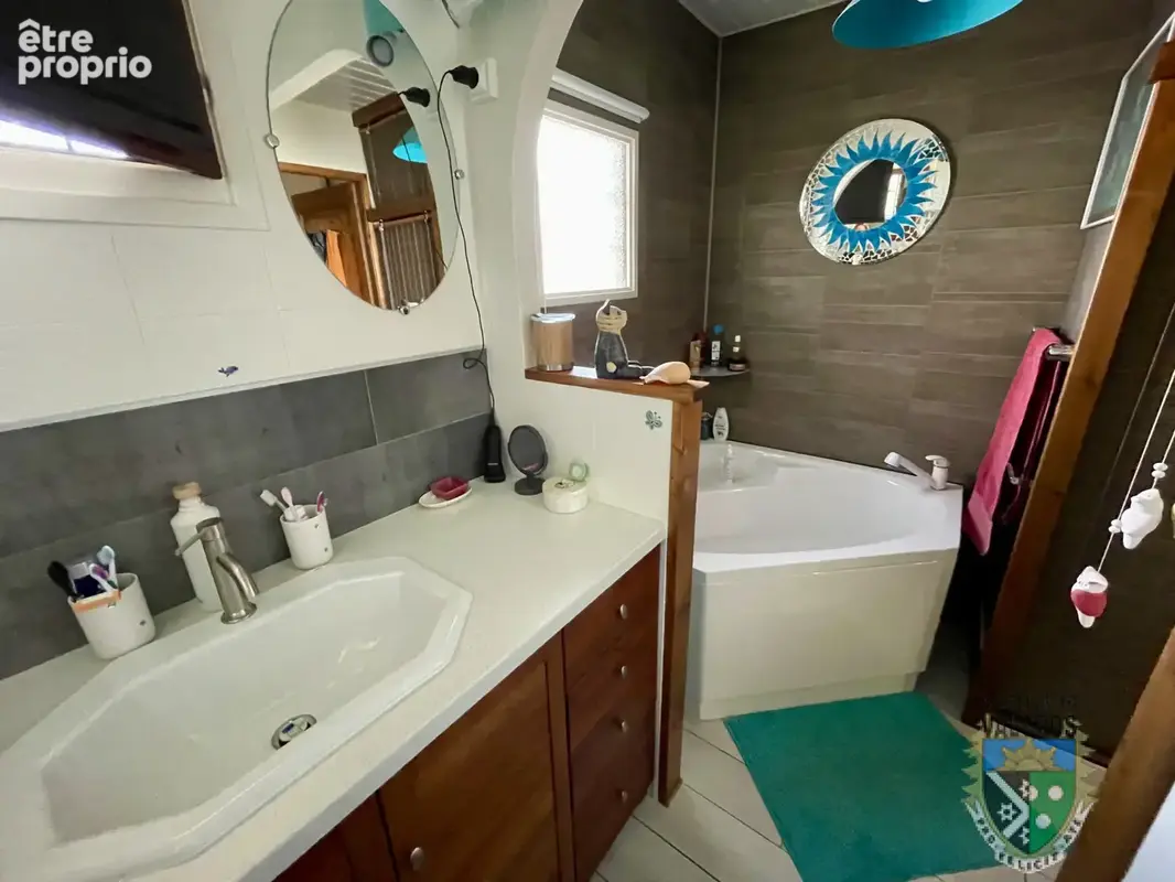 Appartement en rez de jardin avec jardinet piscine a 900 m du port et des plages - photo 9