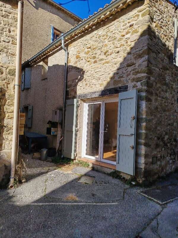 Maison à REVEST-DES-BROUSSES