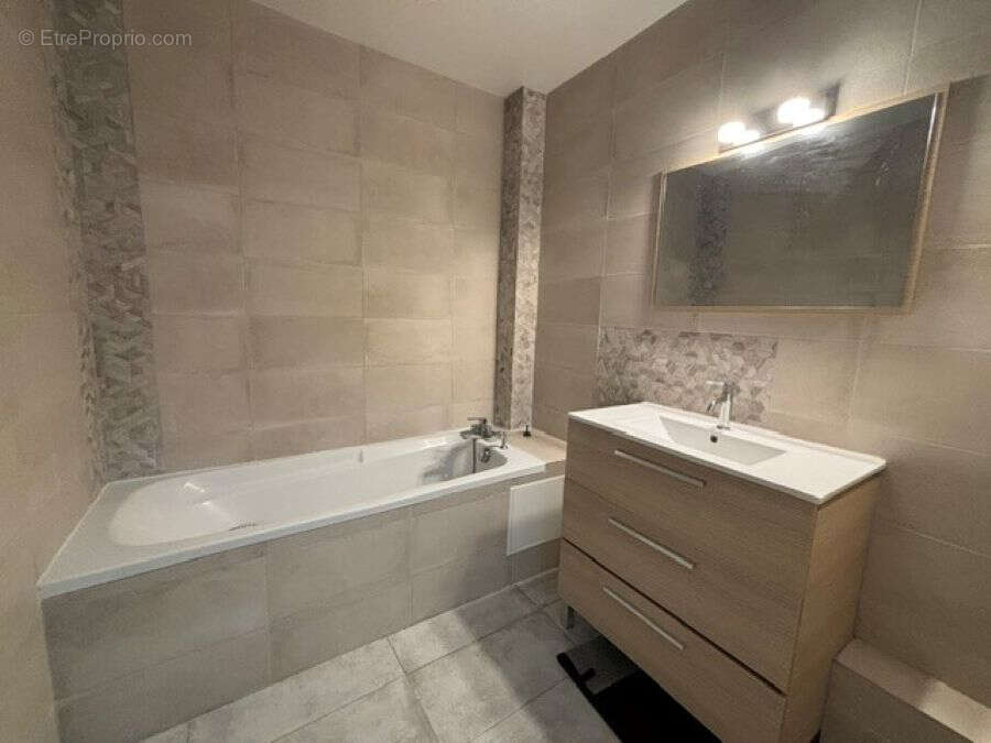 Appartement  - Les Coteaux - 81m² - photo 4