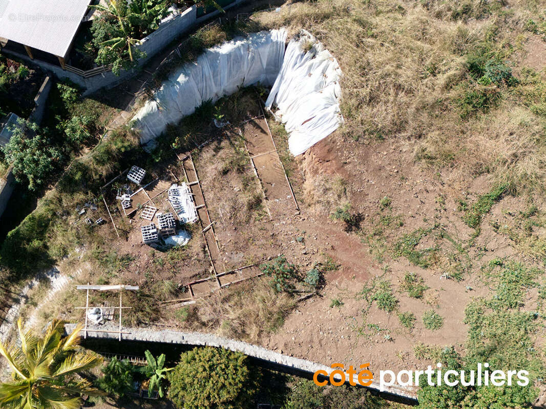 Terrain à LA POSSESSION