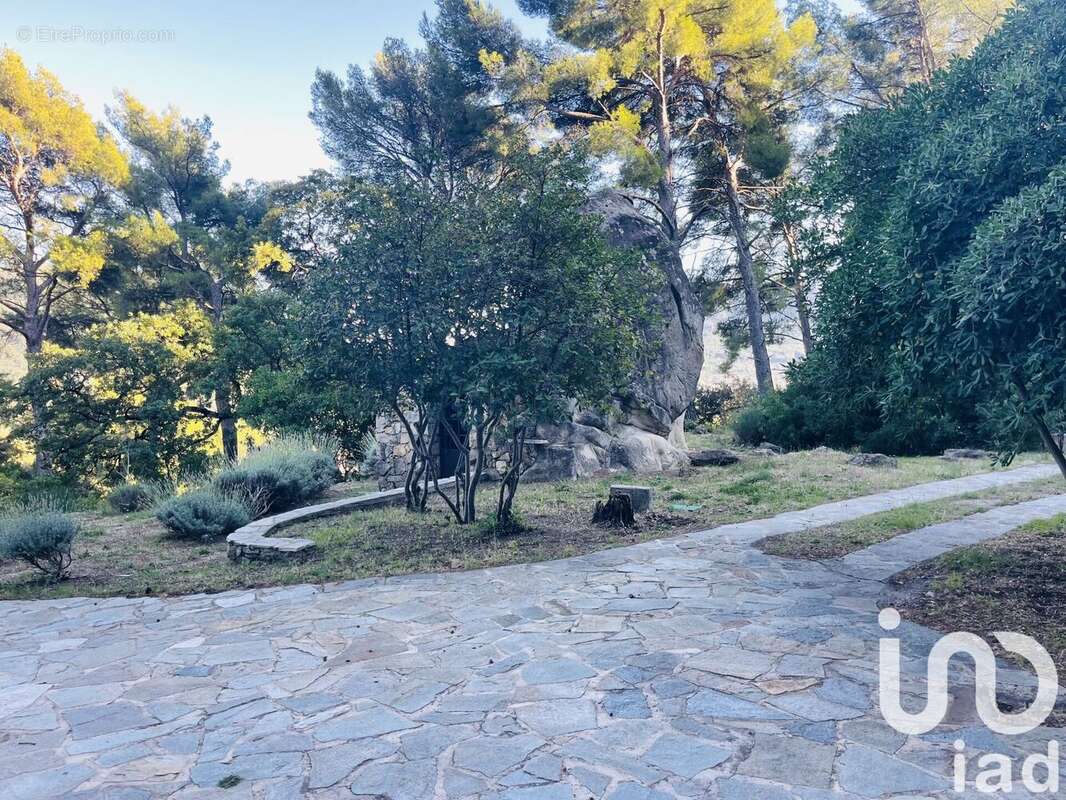 Photo 6 - Maison à LE REVEST-LES-EAUX