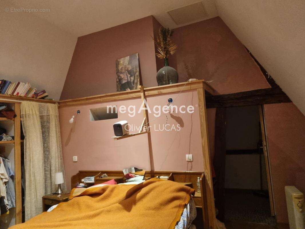 Maison à NEUVILLE-SUR-AUTHOU