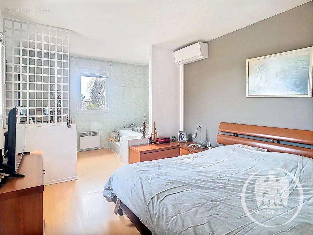 Maison à VILLENEUVE-LOUBET