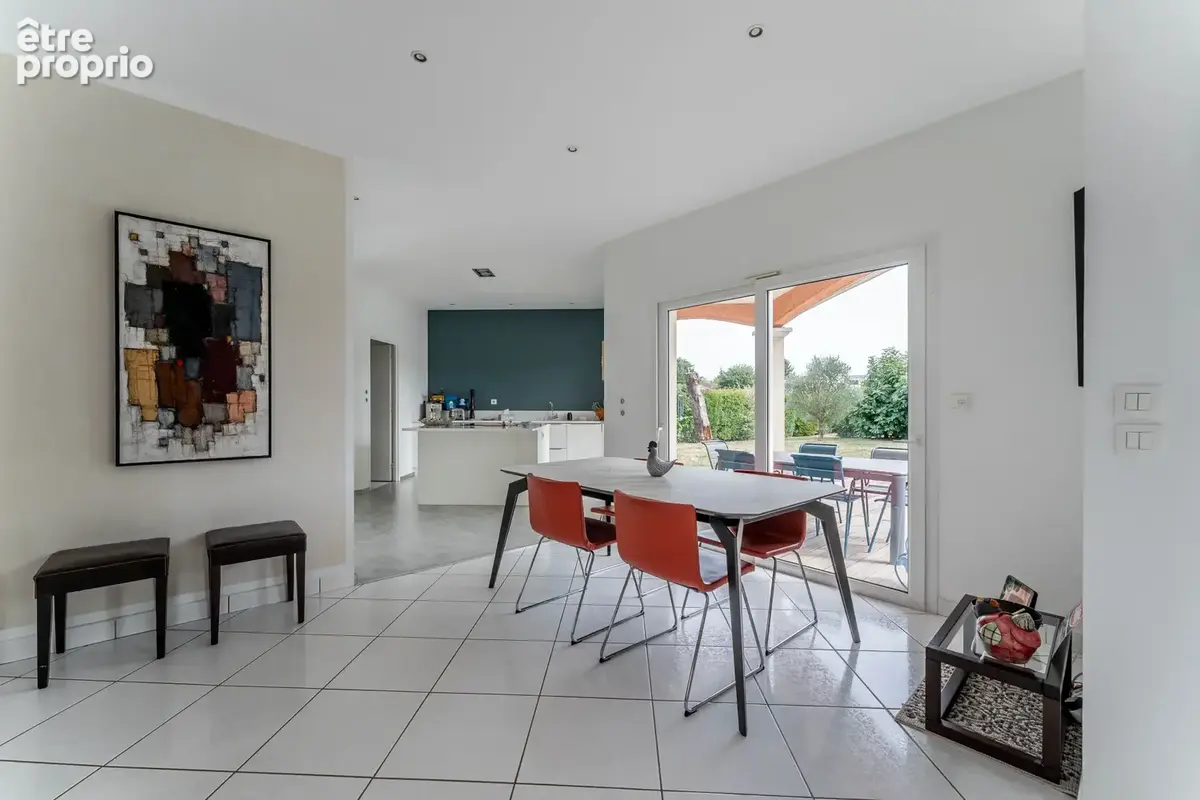 Maison de 240m2 - 8 pièces -  dans un cadre d exception a cailloux sur fontaines - photo 7