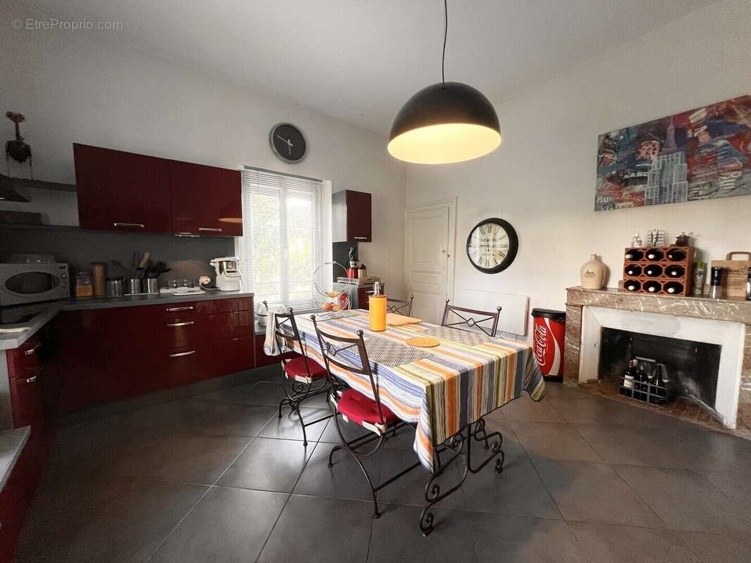Appartement à CHALLES-LES-EAUX