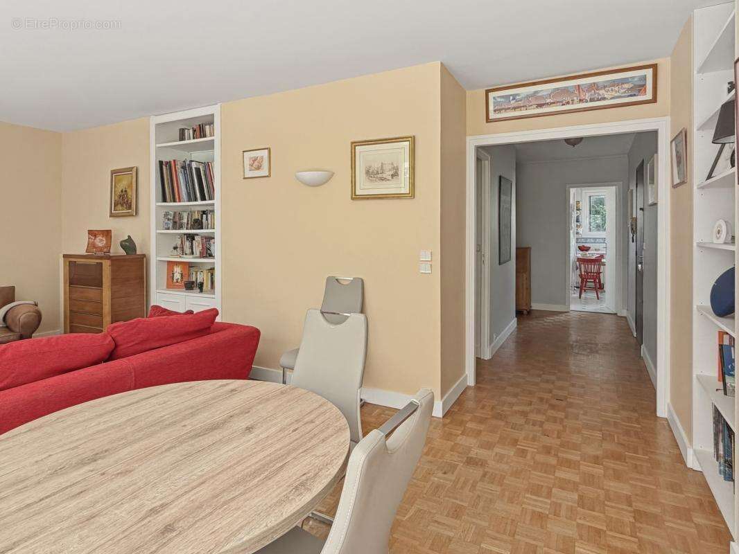 Appartement à MAREIL-MARLY