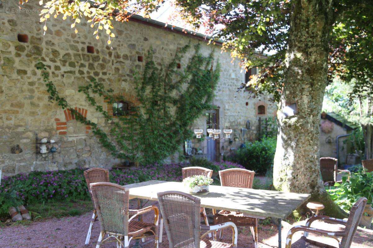 Maison à SAINT-DIDIER-SUR-ARROUX