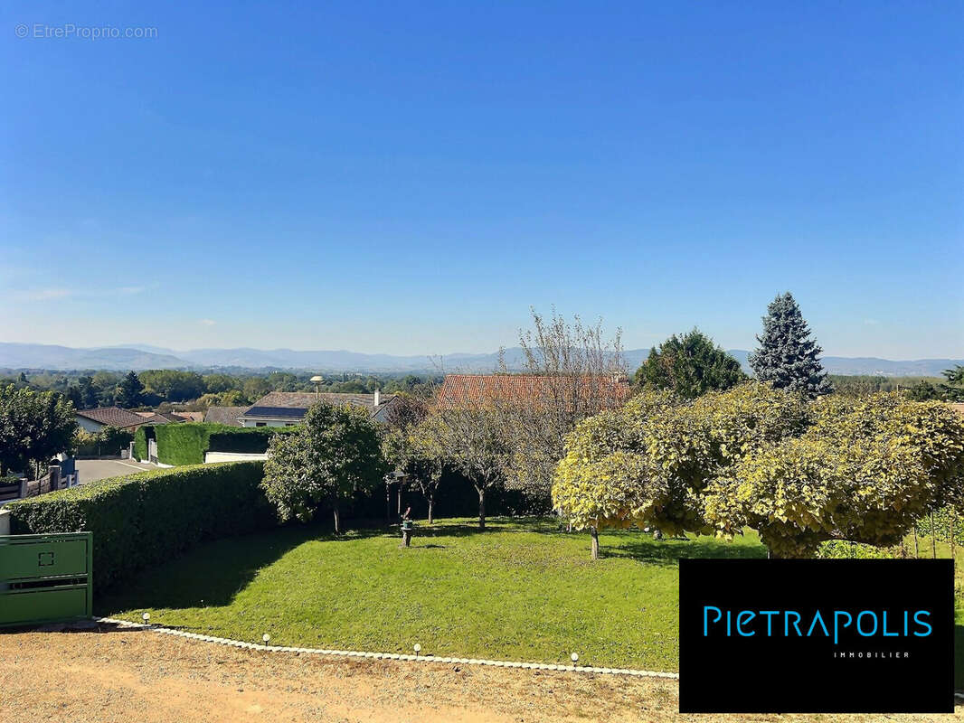 Maison à MONTMERLE-SUR-SAONE